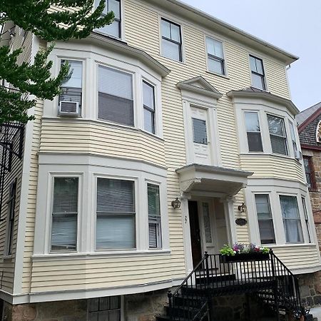 Cleveland House Inn 뉴포트 외부 사진